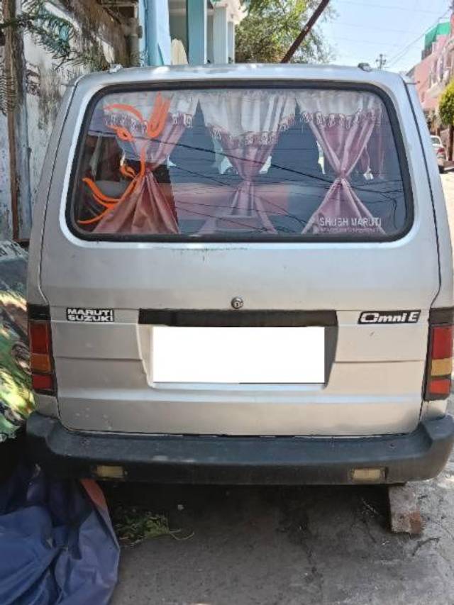 https://images10.gaadi.com/usedcar_image/4549921/original/processed_4e453b8f-a873-4f64-a157-03170785fb1d.jpg?imwidth=6401