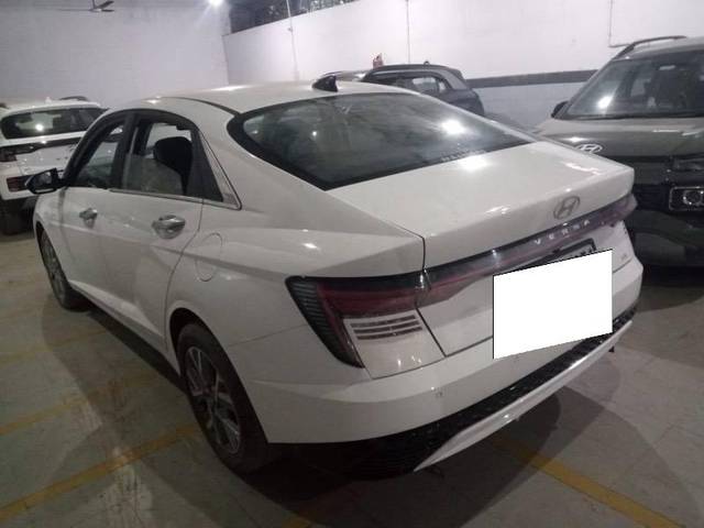 https://images10.gaadi.com/usedcar_image/4549922/original/processed_6e2636aa-b083-488b-8288-69f075d40cee.jpeg?imwidth=6401