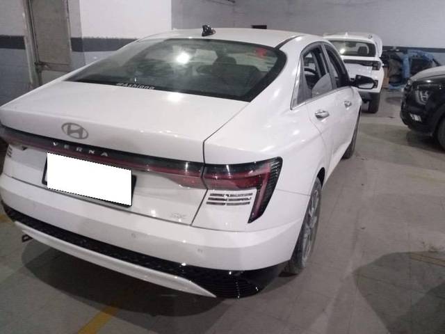 https://images10.gaadi.com/usedcar_image/4549922/original/processed_9c0929e3-6299-43df-a36c-2dfc313da9af.jpeg?imwidth=6402