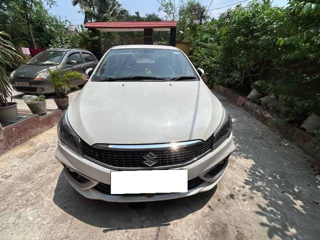 https://images10.gaadi.com/usedcar_image/4549955/original/processed_d3e54eac-d23d-4931-8a53-d28a97387534.jpg?imwidth=6402