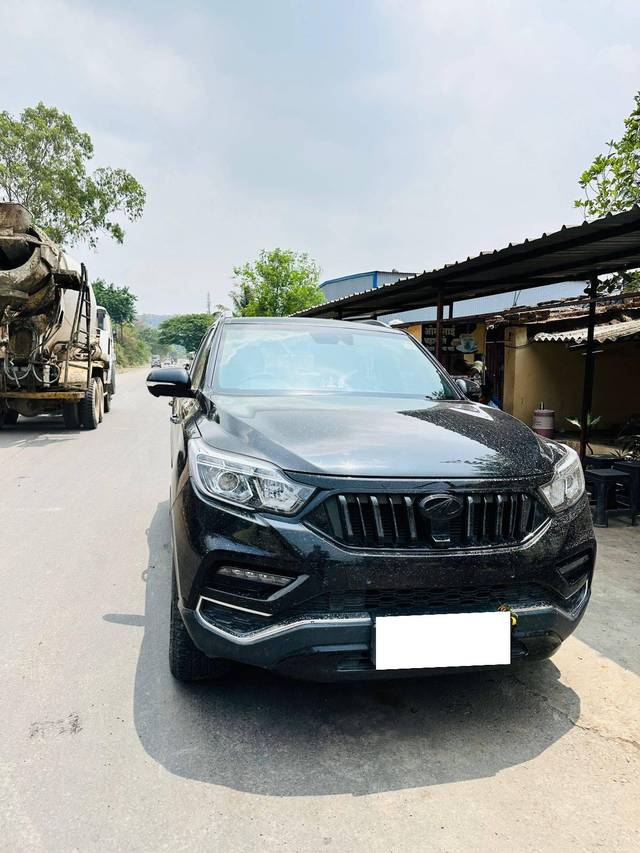 https://images10.gaadi.com/usedcar_image/4549958/original/processed_85986bb2-f6fc-44fa-9d99-21b476778cf3.jpg?imwidth=6400