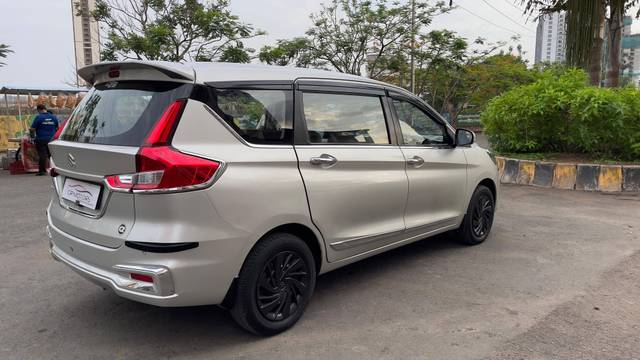 https://images10.gaadi.com/usedcar_image/4549973/original/processed_3562d47bd793b5f92a94e9cd4c9c4f4e.jpg?imwidth=6402