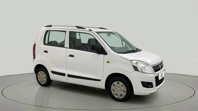 https://images10.gaadi.com/usedcar_image/4550000/original/b658cdd7cc8d40f319b41be9f203552e.jpg?imwidth=6400