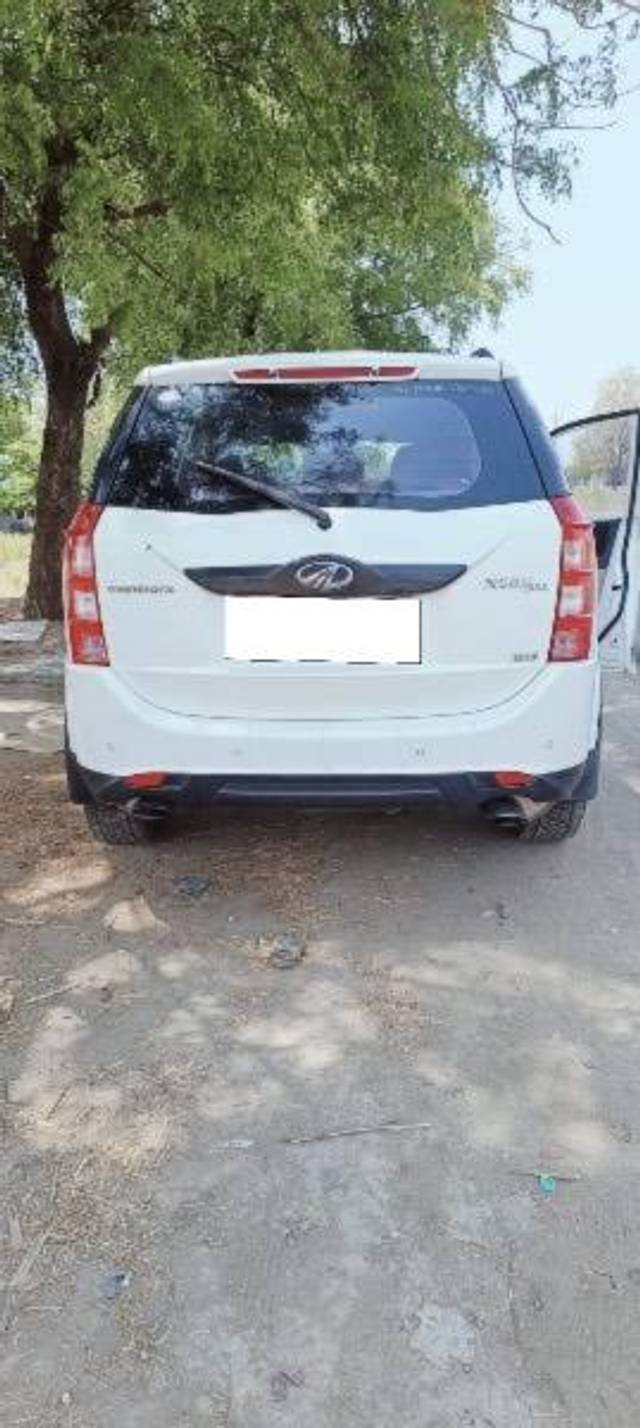 https://images10.gaadi.com/usedcar_image/4550010/original/processed_95f9ebda-9532-4f55-9419-0e0a633a1fee.jpeg?imwidth=6401