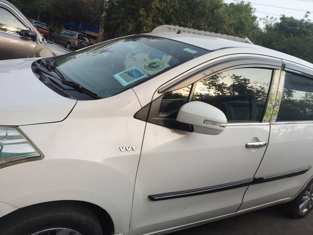 https://images10.gaadi.com/usedcar_image/4550064/original/processed_0fee707032a2c06a30967be5a7f5b72b.jpg?imwidth=6401
