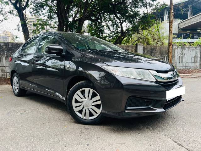 https://images10.gaadi.com/usedcar_image/4550071/original/processed_bf1d0f52f2090e82ecbc45bfc750f5a0.jpg?imwidth=6400
