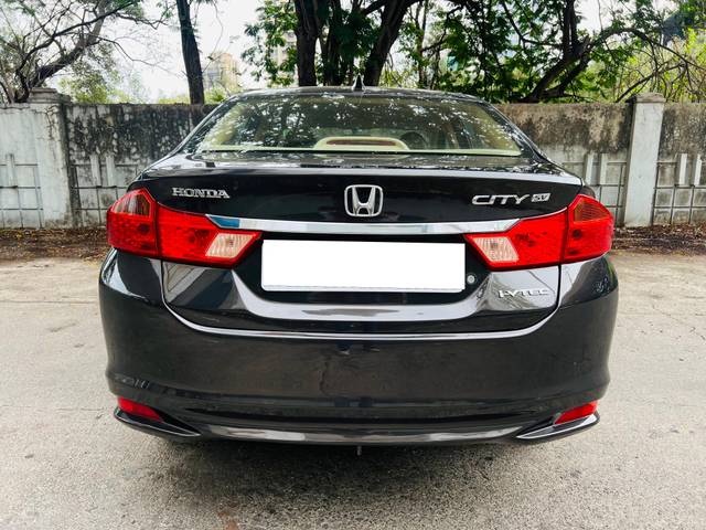 https://images10.gaadi.com/usedcar_image/4550071/original/processed_e70309bdd0ae21483098f4a7138b6dae.jpg?imwidth=6402