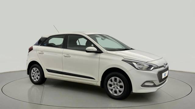 https://images10.gaadi.com/usedcar_image/4550084/original/e89f3587a974b1aa885d30e1fd4a8e7d.jpg?imwidth=6400