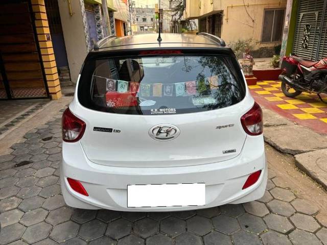 https://images10.gaadi.com/usedcar_image/4550086/original/processed_ce13afcb-7c56-401b-855f-cf65fdb7c5ad.jpg?imwidth=6401
