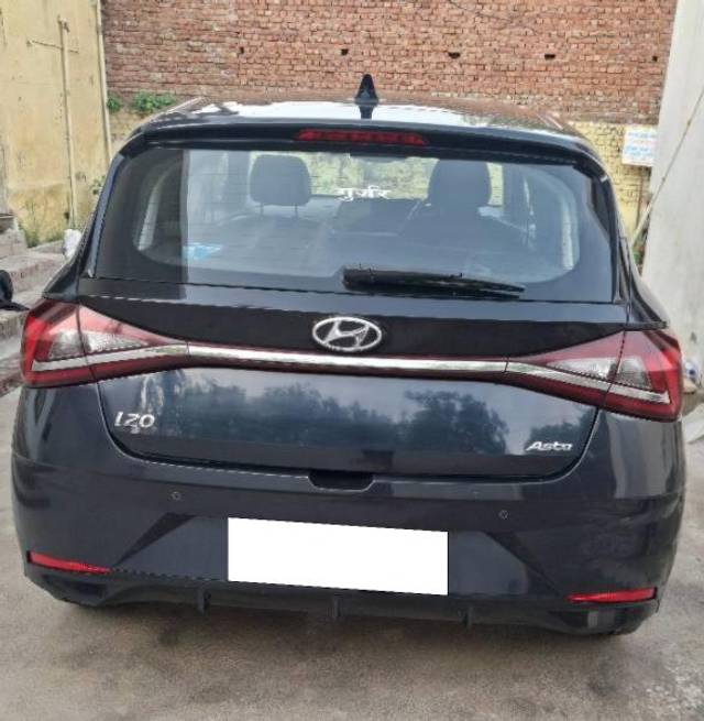 https://images10.gaadi.com/usedcar_image/4550093/original/processed_95dbc345-b741-428c-82bc-2129ee7b6429.jpg?imwidth=6402