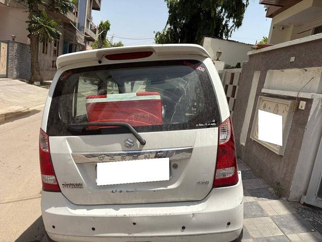https://images10.gaadi.com/usedcar_image/4550114/original/processed_962182f2-ad58-47a0-b97a-0e0225552dd1.jpg?imwidth=6401