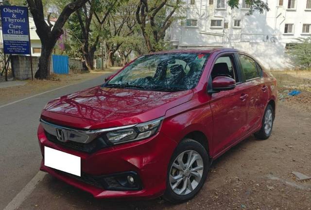 https://images10.gaadi.com/usedcar_image/4550135/original/processed_878f7296-08e1-4cef-98e4-8e504b312d93.jpg?imwidth=6400