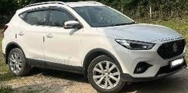 https://images10.gaadi.com/usedcar_image/4550149/original/processed_59a2f061-fb71-499c-a450-ec1c3715289b.jpeg?imwidth=6400