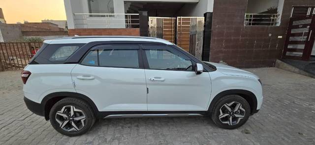 https://images10.gaadi.com/usedcar_image/4550225/original/processed_processed_04f74c84-9186-4e3f-9137-435764b53300.jpg?imwidth=6401