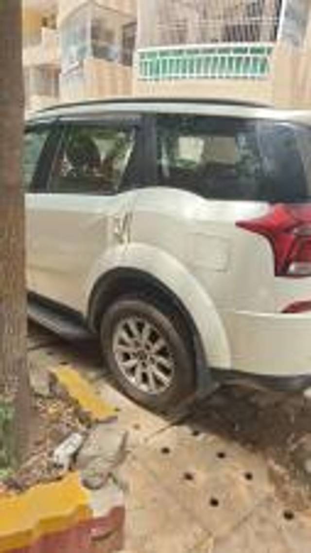 https://images10.gaadi.com/usedcar_image/4550231/original/f3a7bc5ece9f67a6d36cd77515a4c5f6.jpg?imwidth=6402