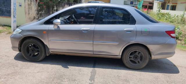 https://images10.gaadi.com/usedcar_image/4550355/original/processed_5fbd5562-e84a-41a1-b08b-d5290771009e.jpg?imwidth=6401