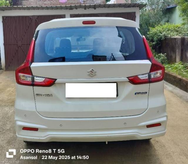 https://images10.gaadi.com/usedcar_image/4550373/original/processed_7dd116d8-3ebf-4849-8b63-952458fa1314.jpg?imwidth=6402