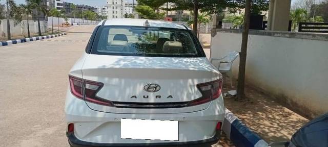 https://images10.gaadi.com/usedcar_image/4550374/original/processed_faa5ac9d-554f-4e51-8c4b-b5b0bca8d04d.jpeg?imwidth=6401