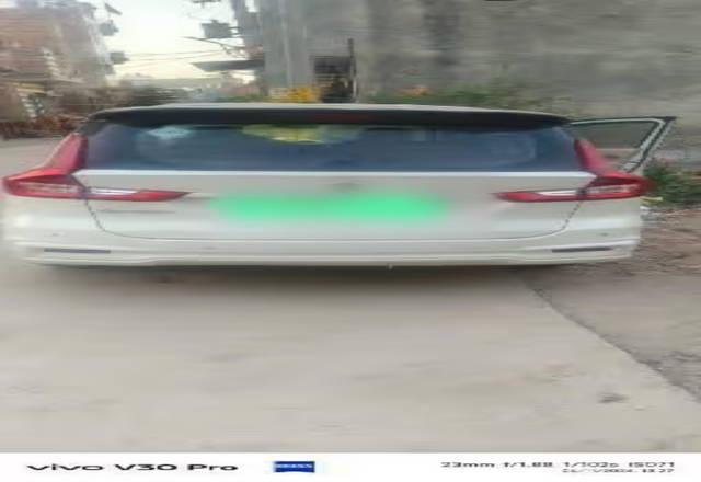 https://images10.gaadi.com/usedcar_image/4550478/original/229e1a3d-7ebb-4d29-b2f4-a7a851d3e65a.?imwidth=6401