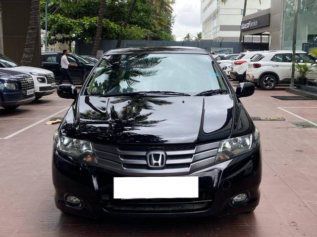 https://images10.gaadi.com/usedcar_image/4550508/original/processed_170f74ef41da8abc4ad450fbf9974897.jpg?imwidth=6402