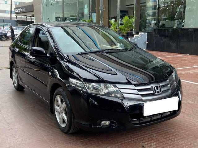 https://images10.gaadi.com/usedcar_image/4550508/original/processed_c37aa769e4d5885f31abee1914be25d0.jpg?imwidth=6400