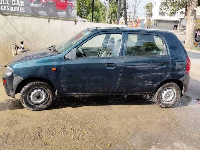 https://images10.gaadi.com/usedcar_image/4550511/original/processed_4abdaf13-998e-4eed-9227-3063df7fbb49.jpg?imwidth=6401