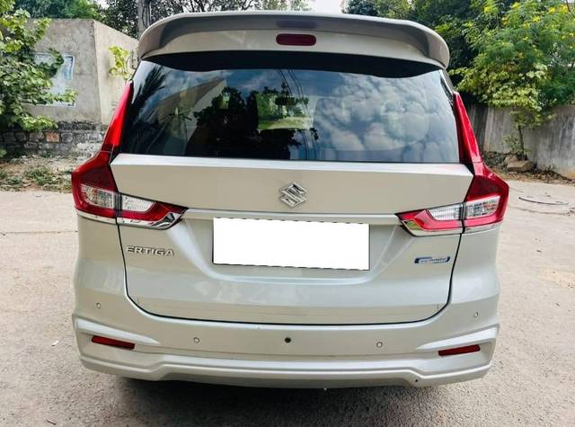 https://images10.gaadi.com/usedcar_image/4550533/original/processed_504118050d387c870840d4aae02df29d.jpg?imwidth=6402