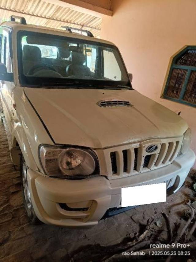 https://images10.gaadi.com/usedcar_image/4550536/original/processed_a0a6c140-6209-44bd-86cf-cf005fc6eea4.jpg?imwidth=6400