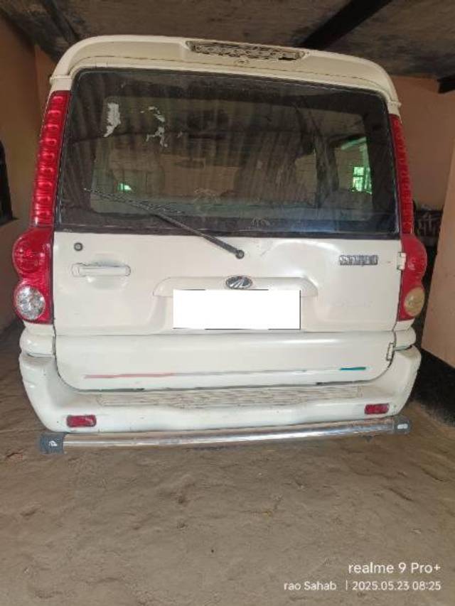 https://images10.gaadi.com/usedcar_image/4550536/original/processed_ce1df975-5df7-4b74-9ead-34979ab714b4.jpg?imwidth=6401