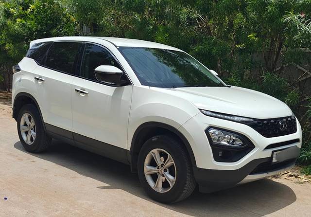 https://images10.gaadi.com/usedcar_image/4550540/original/d013497e3590cb0867fb6f904bb38290.jpg?imwidth=6400
