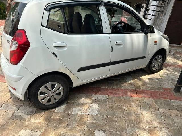 https://images10.gaadi.com/usedcar_image/4550562/original/processed_bb24dada-8e79-4b90-a156-2299b9576728.jpeg?imwidth=6400