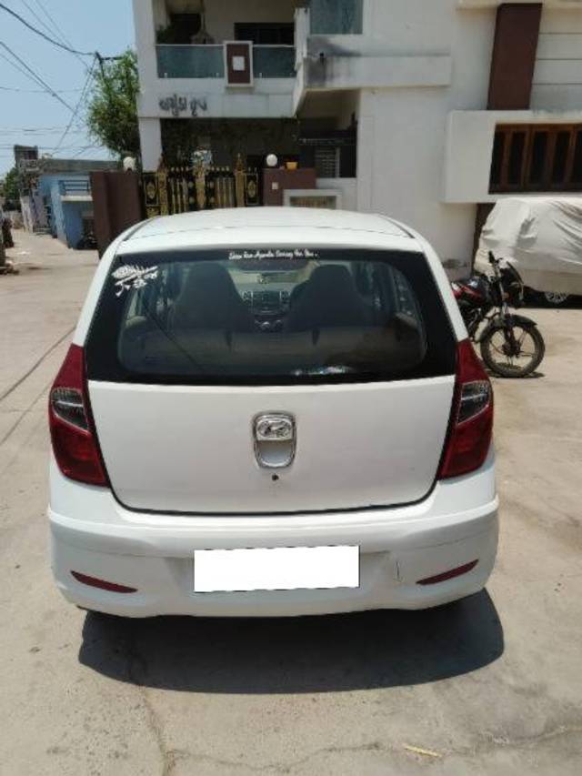 https://images10.gaadi.com/usedcar_image/4550564/original/processed_4b930129-d64e-44ac-acb1-8a006f367527.jpg?imwidth=6402