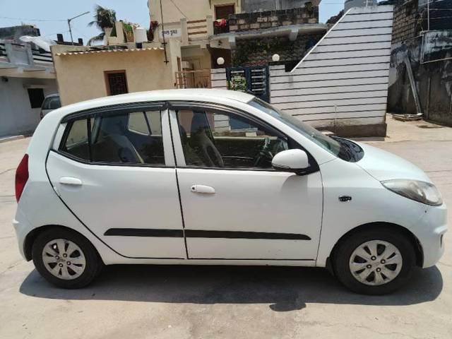 https://images10.gaadi.com/usedcar_image/4550564/original/processed_88ed5c23-6ef9-4827-b8d9-e339726e28c8.jpg?imwidth=6401