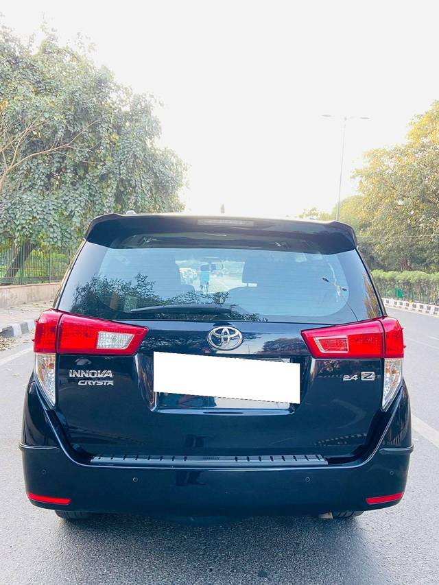 https://images10.gaadi.com/usedcar_image/4550566/original/processed_c1b020974ce71a061ea75e7bb2155e1d.jpg?imwidth=6402