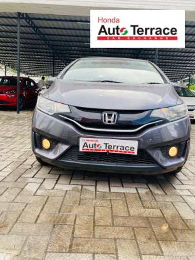 https://images10.gaadi.com/usedcar_image/4550569/original/e8e2776f60a183bb4f62440dc896aece.jpg?imwidth=6400