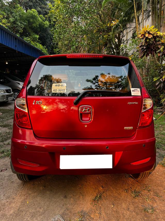 https://images10.gaadi.com/usedcar_image/4550581/original/processed_65e01568b7a41fa5d16dbadfec765e36.jpg?imwidth=6402