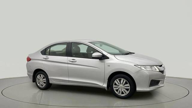 https://images10.gaadi.com/usedcar_image/4550613/original/34650eedb0670c08822983927d5453ee.jpg?imwidth=6400