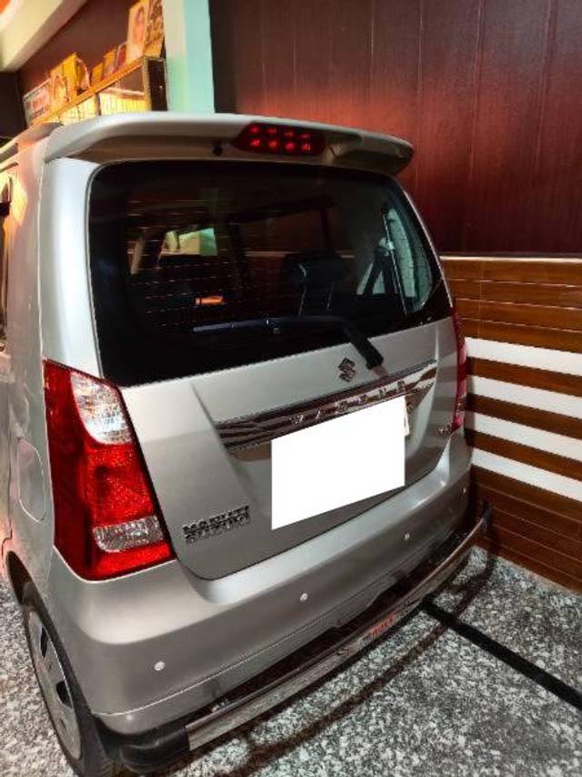 https://images10.gaadi.com/usedcar_image/4550616/original/processed_f2a1deba-2efa-4021-b4b1-f72ca032c880.jpg?imwidth=6401
