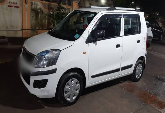 https://images10.gaadi.com/usedcar_image/4550617/original/a23b4894-40b4-4fcf-9f86-26f4c7173850.?imwidth=6400