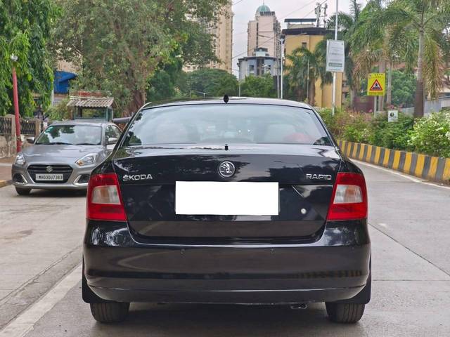 https://images10.gaadi.com/usedcar_image/4550619/original/processed_084bc772bdd4c7747532aa0712fc777e.jpg?imwidth=6402