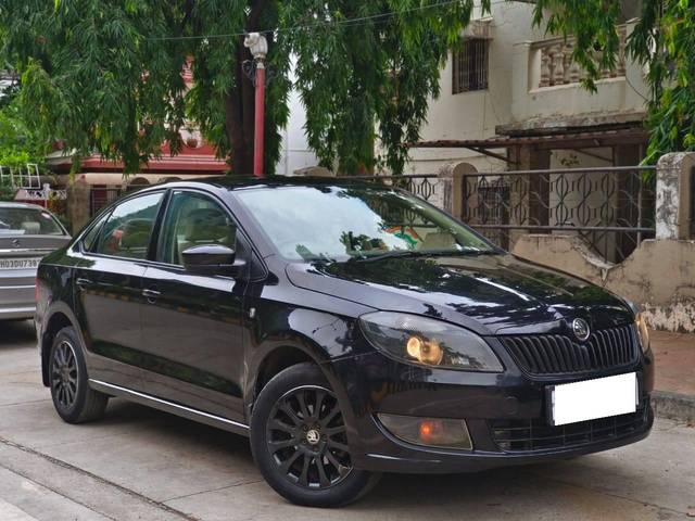 https://images10.gaadi.com/usedcar_image/4550619/original/processed_63f3ae80c3f958f32e4584640e59b363.jpg?imwidth=6400