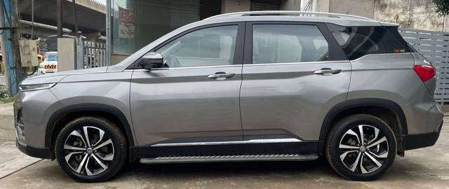 https://images10.gaadi.com/usedcar_image/4550626/original/processed_78b80820f295651d724573b442b12625.jpeg?imwidth=6402