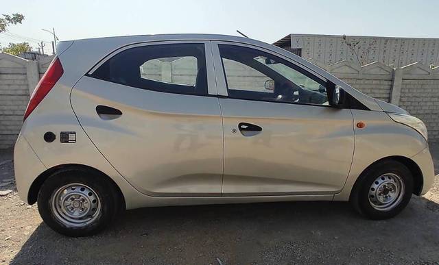 https://images10.gaadi.com/usedcar_image/4550663/original/processed_849a7af5-1783-4a9f-a8ca-df6c98507db1.jpg?imwidth=6402