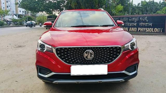 https://images10.gaadi.com/usedcar_image/4550680/original/processed_3eb5b05b26a3c87b65ef96fbe305c3a5.jpg?imwidth=6400