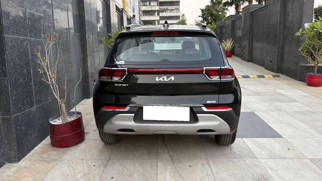 https://images10.gaadi.com/usedcar_image/4550681/original/processed_b407cb954c9a40c89772c7f3191842ab.jpg?imwidth=6402