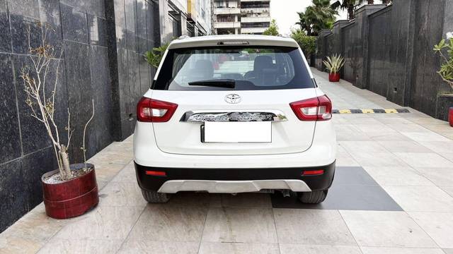https://images10.gaadi.com/usedcar_image/4550687/original/processed_64660afbe465c38ed3c7b77682b2cb4d.jpg?imwidth=6402