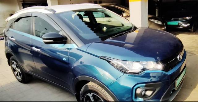 https://images10.gaadi.com/usedcar_image/4550696/original/processed_a2524a9b-f0d4-471c-bfcc-85876afba74c.jpg?imwidth=6400
