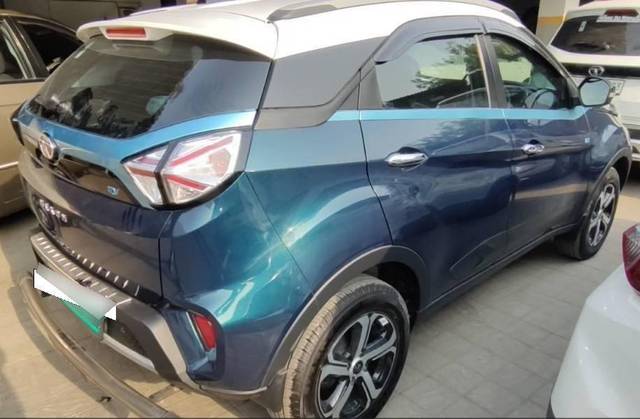 https://images10.gaadi.com/usedcar_image/4550696/original/processed_processed_8cb7e2c3-1e4b-465e-8e3a-b2484dfb6d19.jpg?imwidth=6401