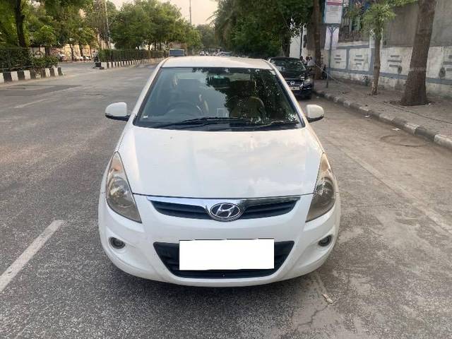 https://images10.gaadi.com/usedcar_image/4550701/original/processed_c6548117-be92-46ac-945c-5813a4e91135.jpeg?imwidth=6400