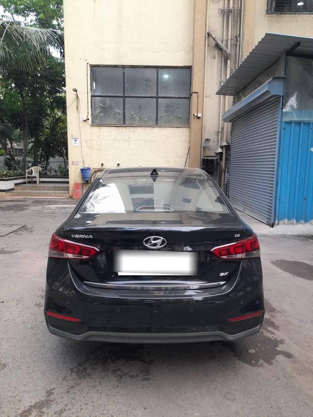 https://images10.gaadi.com/usedcar_image/4550702/original/processed_f4245c5f9680c4a2fc5aafd9ea6f2cc8.jpeg?imwidth=6401